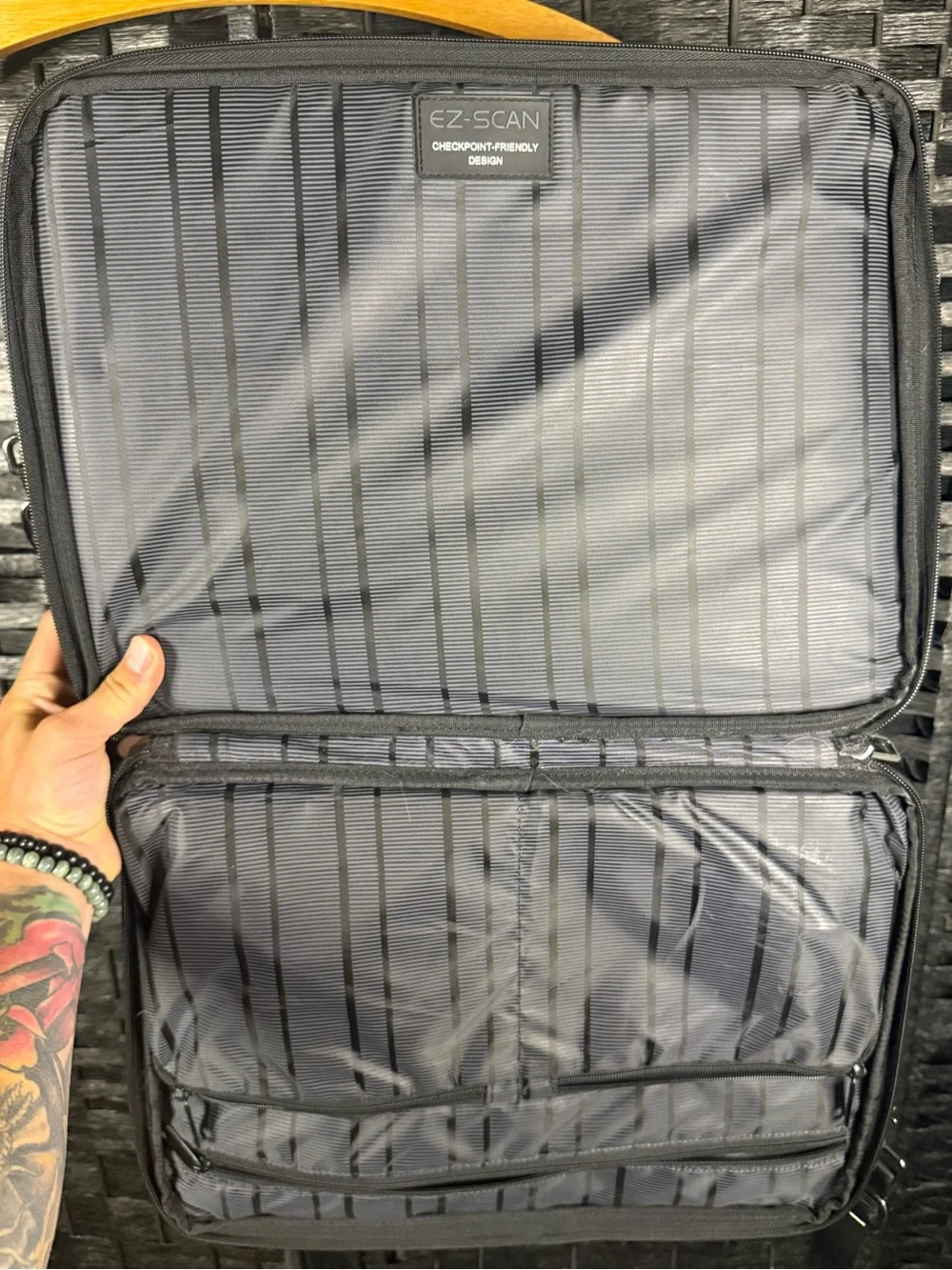 Kenneth Cole Reaction Black Textured Laptop Briefcase
